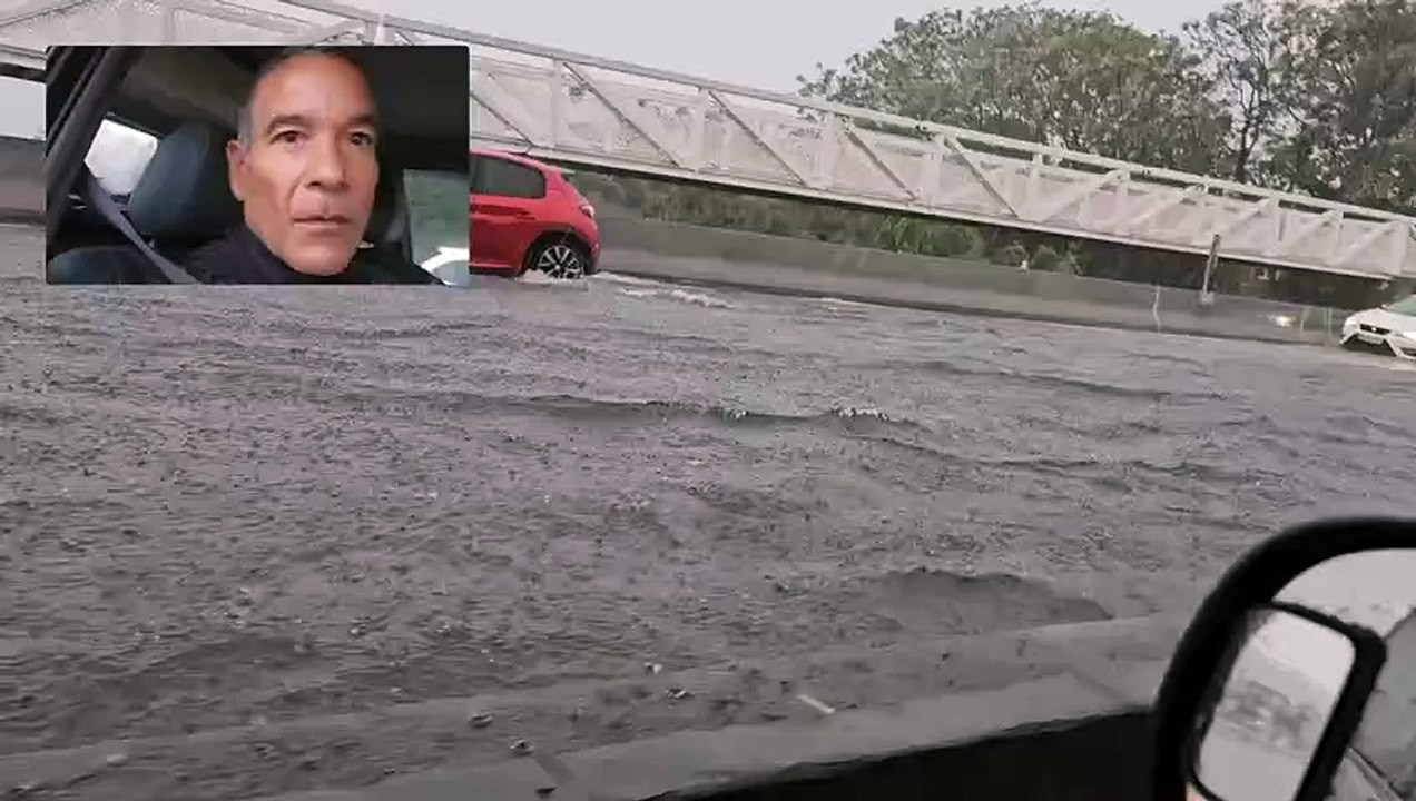 Un internaute publie les images impressionnantes des inondations sur le pont de la ravine des chèvres