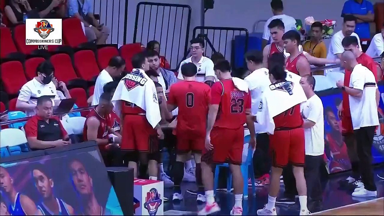 PBAcom2023 NOV8  BWE VS CON 2Q