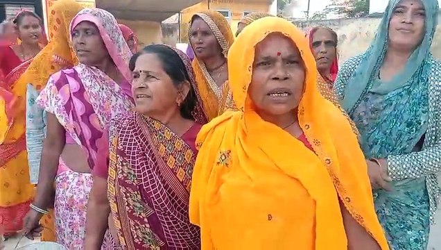 पेयजल समस्या पर महिलाओं का फूटा आक्रोश स्टेट हाइवे पर जाम लगाने का किया प्रयास