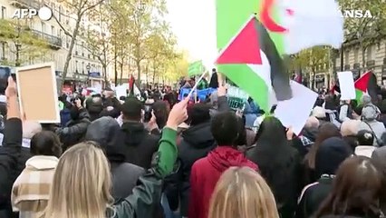 Bufera su sindaca Parigi per viaggio in Polinesia francese