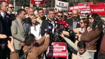 Özgür Özel 'sansür yasası' kararı öncesi AYM önünde açıklamalarda bulundu