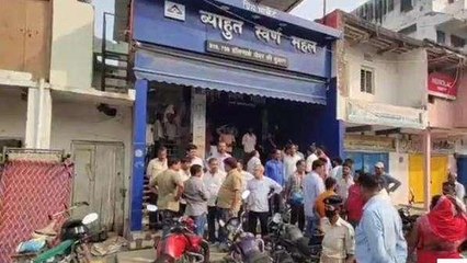 BREAKING: ज्वेलरी दुकान में अज्ञात अपराधियों ने लूटपाट का किया प्रयास, देखें LIVE वीडियो