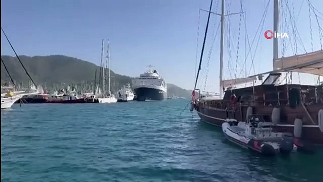 Le bateau de croisière géant est arrivé à Marmaris sans passagers cette fois.