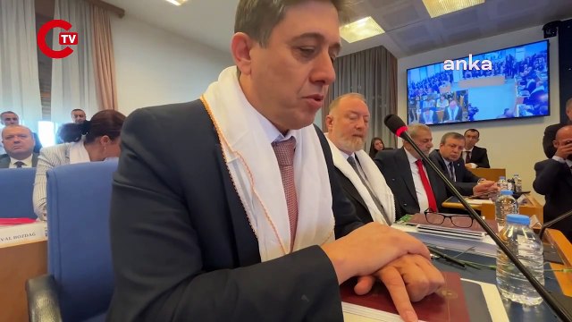 HEDEP'li vekillerden Cumartesi Anneleri için karanfilli ve tülbentli protesto...