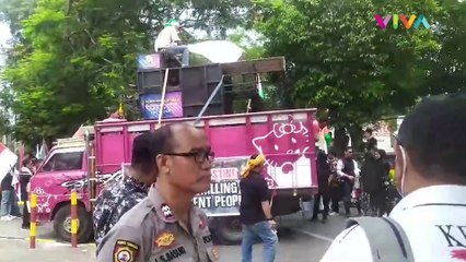 Kutuk Israel, Ratusan Warga Geruduk McD Sriwijaya Mataram