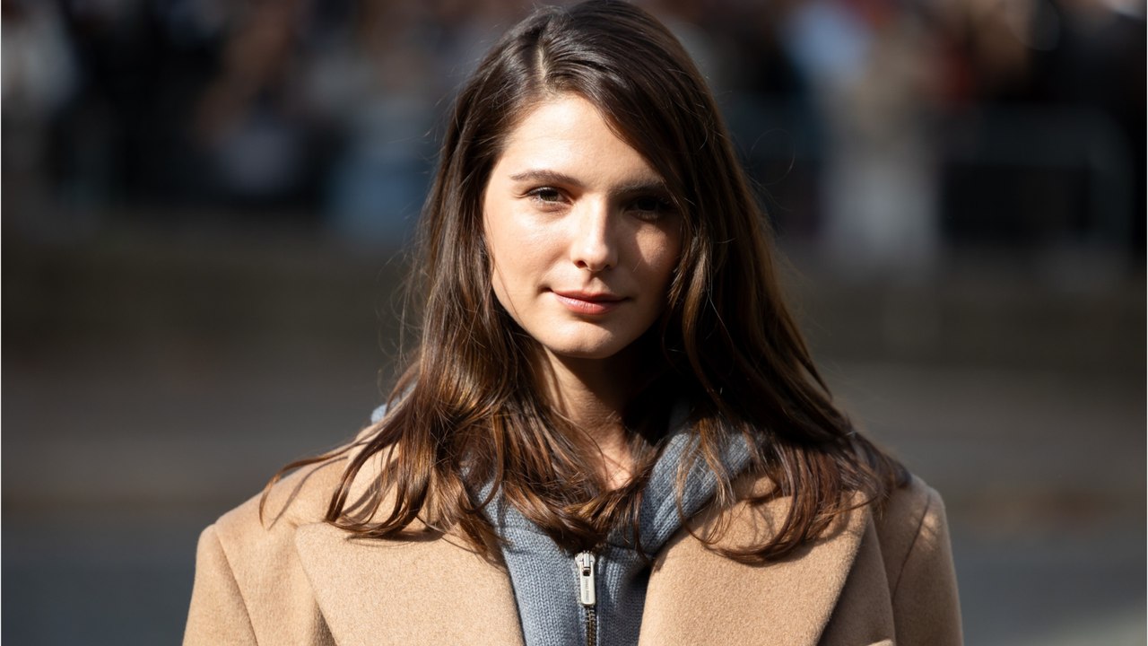 GALA VIDEO - Joséphine Japy (Tapie), la maladie de sa soeur l’a inspirée : “Ça m’a donné envie de disséquer des personnages”