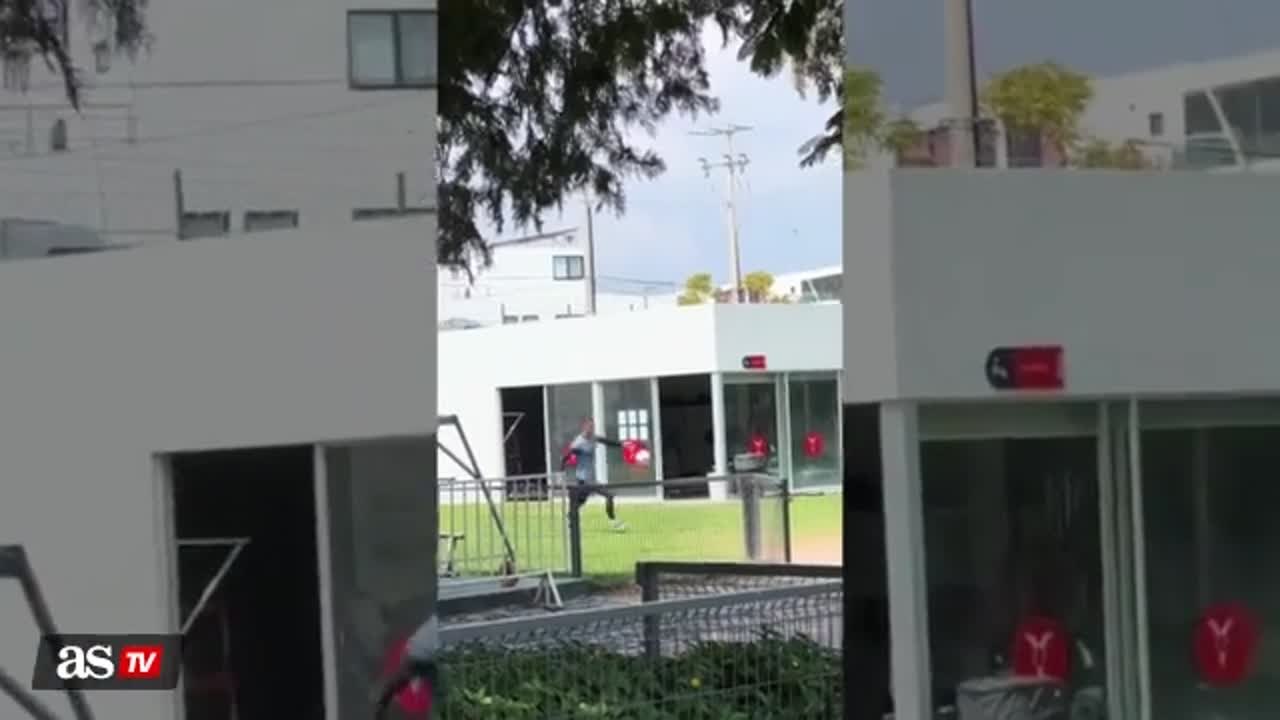 Chivas goalie impresses with goal kicked from outside the field
