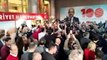 Kemal Kılıçdaroğlu CHP Genel Merkezi'nden çıkış yapıyor. Kılıçdaroğlu'na Özgür Özel eşlik ediyor
