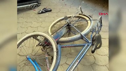 Un cycliste a percuté une voiture et a été blessé