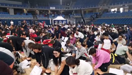 Toulon a tenté de battre le record du monde du plus grand nombre de participants à un massage cardiaque