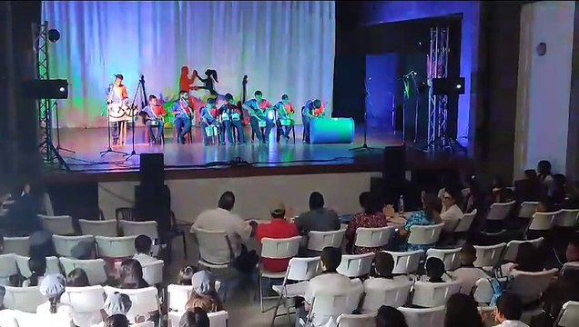 ¡Orgullo! Con ollas, tarros y basureros 8 estudiantes de Los Chiles representan a la región en el FEA