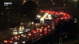 Caos no trânsito do Porto ao final desta quarta-feira