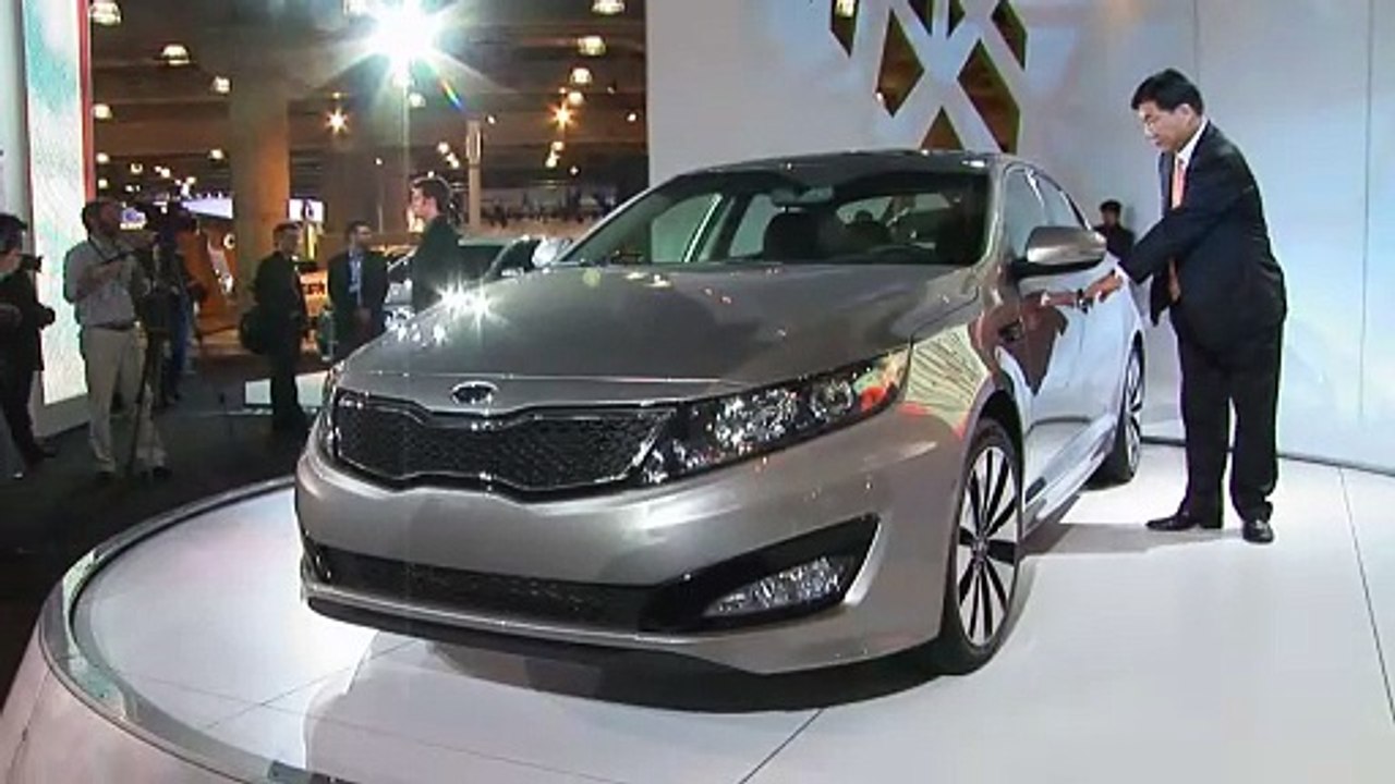 2010 New York: Kias Design Chief breaks down the 2011 Kia Optima