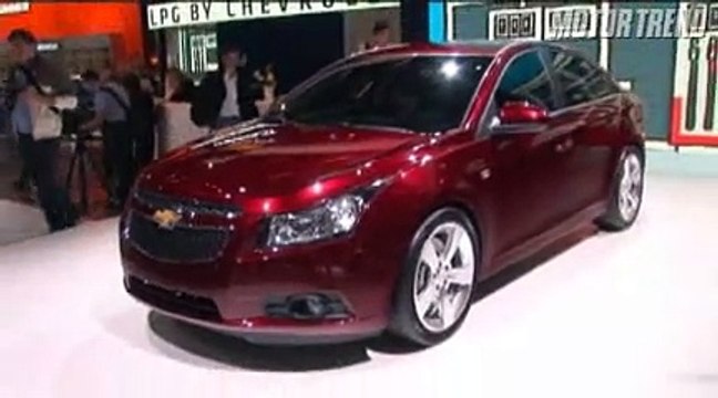 Chevrolet Orlando Concept and 2010 Chevrolet Cruze - 2008 Paris Auto Show