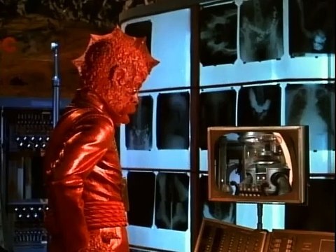 Perdidos en el espacio Temporada 2 capitulo 27 La Familia Fantasma