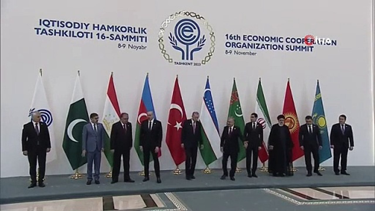 Cumhurbaşkanı Erdoğan, Ekonomik İşbirliği Teşkilatı aile fotoğrafı çekimine katıldı