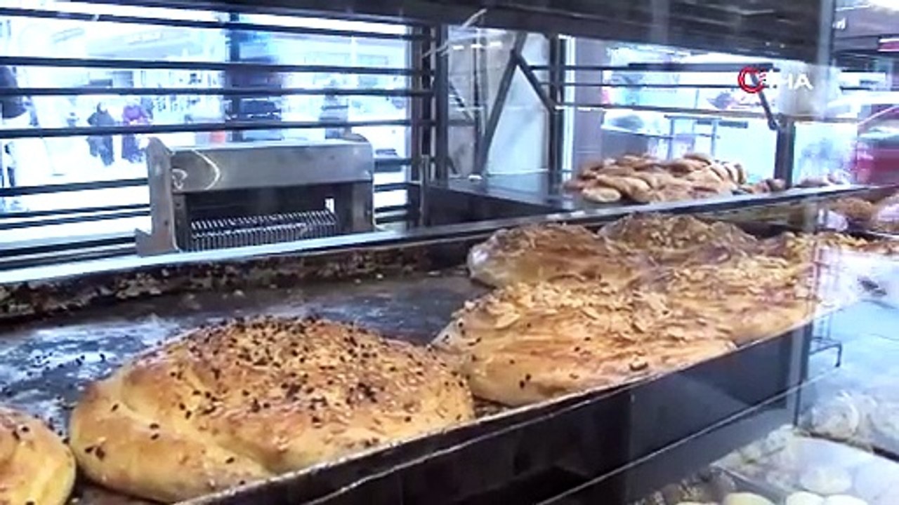 Bunu da gördük: Bozuk para getirene ekmek bedava!