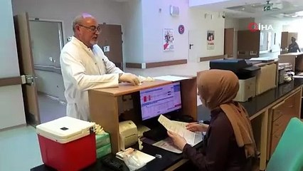 Baba kız aynı hastanede şifa dağıtıyor