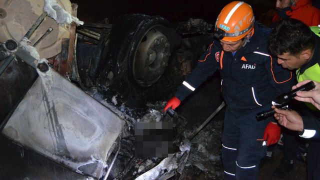 Kaza yaptıktan sonra yanan tankerin sürücüsü hayatını kaybetti