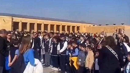 Anıtkabir’de ‘Andımız’ı okuyan çocuklara müdahale!
