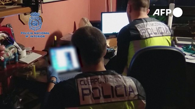 Polícia espanhola prende 121 pessoas em operação contra pornografia infantil