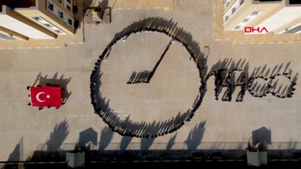 Siirt'te 300 öğrenciyle 10 Kasım öncesi koreografi