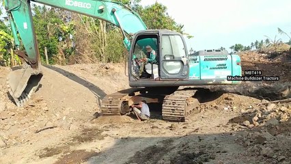 Repair damaged Excavator wheels due to lac