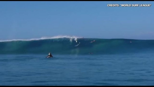 La surfista Laura Enever domina un'onda alta oltre 13 metri