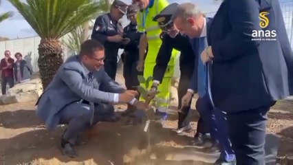 Anas e Carabinieri piantano "Albero di Falcone" a Misterbianco