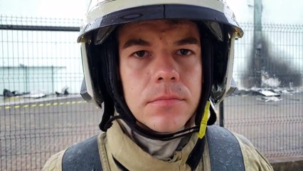 Bombeiros seguem trabalhando para combater o incêndio nas empresas na BR-277