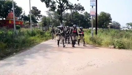 video story- एडीजी व एसपी ने एएसबी के साथ फ्लैग मार्च निकालकर किया एरिया डोमीनेशन