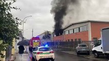 Incendio nel Milanese, esplosione e fiamme: devastata una ditta di San Giuliano