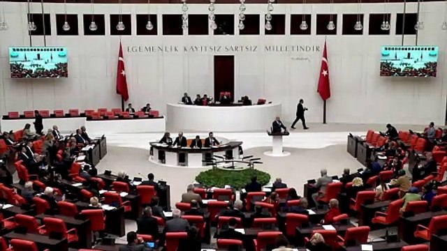 İYİ Partili Uğur Poyraz: Bu hale cebinizdeki mülakat kartlarıyla geldik