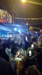 Piero Quispe recibe un cálido recibimiento en su barrio