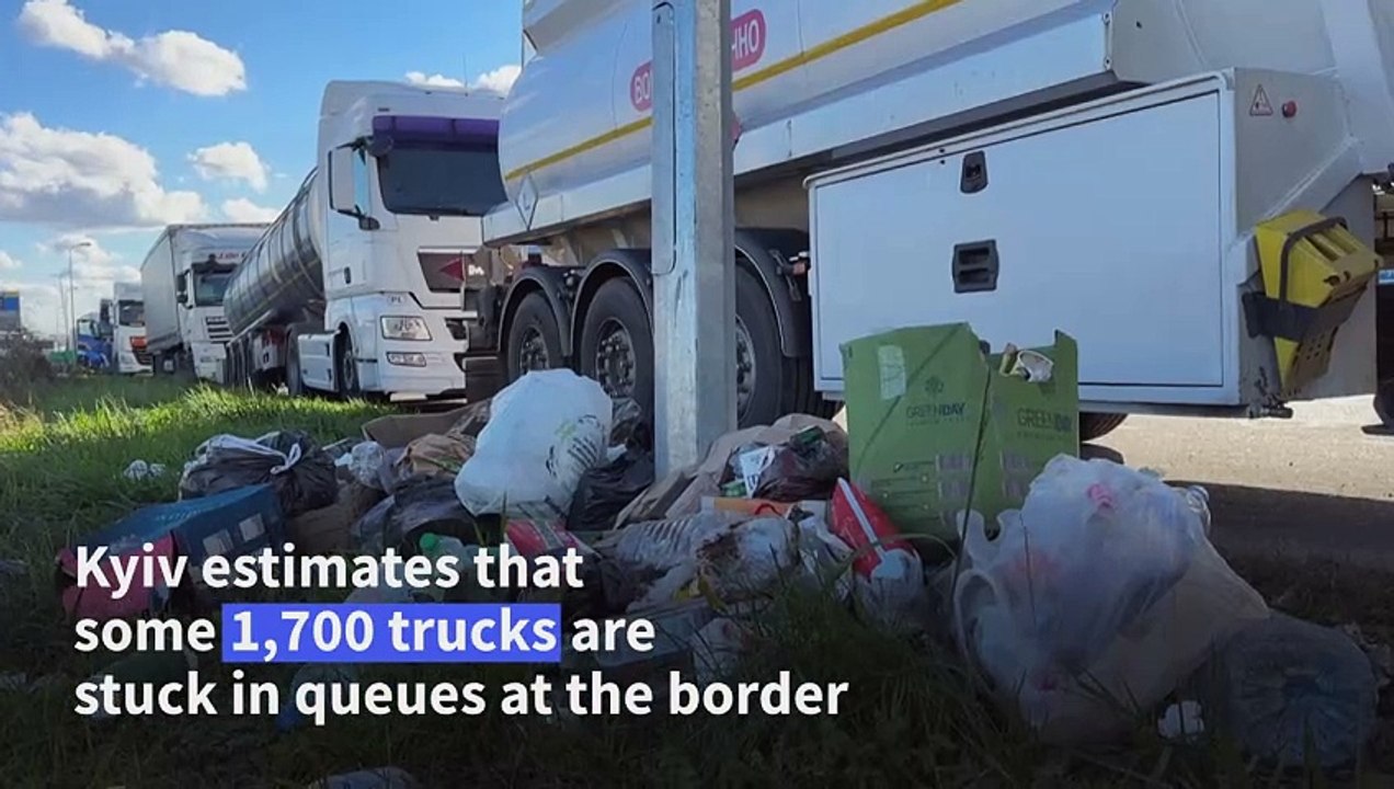 Ukrainian truckers stuck as Polish transport companies block border crossings