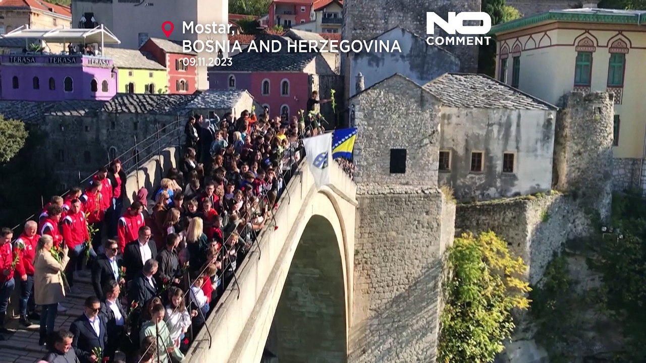 Eine Brücke als Symbol der Versöhnung: Bewohner gedenken der Stari most in Bosnien-Herzegowina