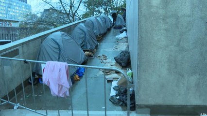 نوم طالبي لجوء بشوارع بلجيكا