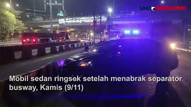 Sedan di Kelapa Gading Tabrak Separator Busway Gegara Sopir Lihat Google Maps