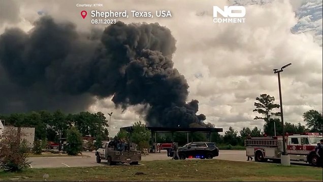 آتش‌سوزی گسترده در پی انفجار یک کارخانه مواد شیمیایی در تگزاس آمریکا