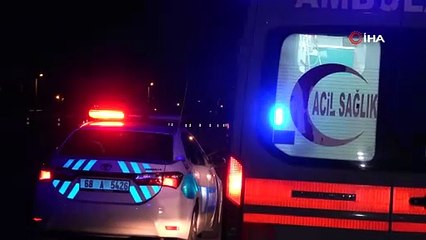 Tüfeği göstermek istedi, çıkarırken kendini vurdu