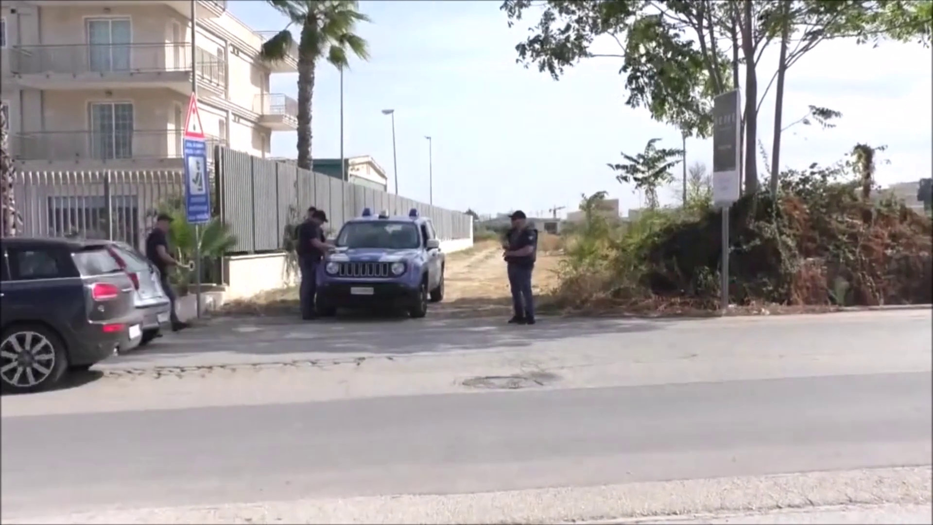 Video Controlli Polizia contro lo sfruttamento della manodopera irregolare