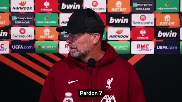 Les supporters toulousains l’empêchent de parler, Klopp s’énerve
