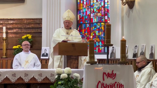 Msza św. w intencji więźniów obozu przy ul. Przemysłowej w Łodzi.