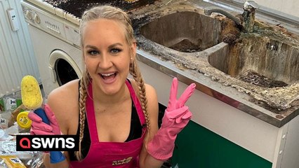 World's Best Cleaner' spends hours tackling filthy bathroom