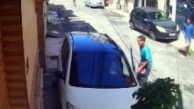 Homem tem carro roubado por criminosos na Ribeira