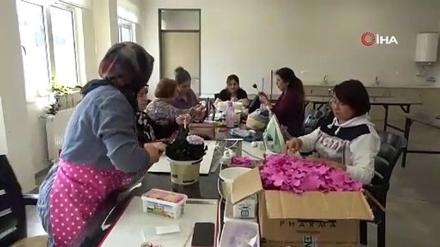 KATILDIKLARI KURS KAZANÇ KAPISI OLDU