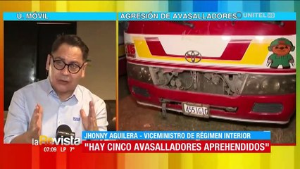 Скачать видео: El viceministro Aguilera se refiere a los avasallamientos en Guarayos y la emboscada a policías