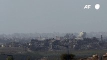سحب من الدخان فوق شمال غزة بعد قصف إسرائيلي