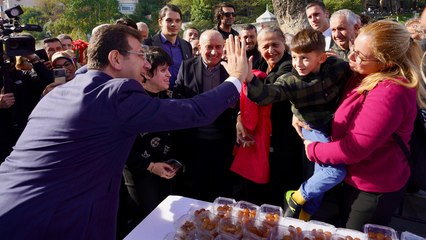 İBB Başkanı İmamoğlu, '10 Kasım Mevlidi'ne katıldı, lokma dağıttı