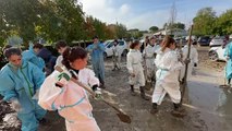 Campi, la sede della Pubblica assistenza ? devastata: gli studenti del Galileo diventano 'angeli del fango'